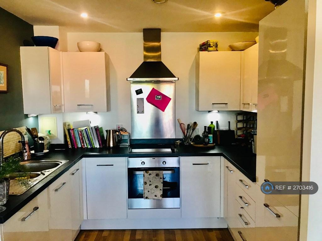Apartment in London - View 5