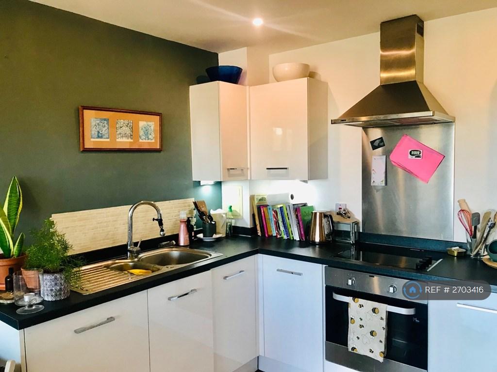 Apartment in London - More