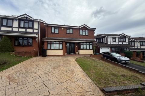 5 bed detached house for rent in Dudley DY1