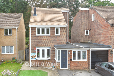 3 bedroom link detached house for sale, Mountbatten Close, Crawley RH11