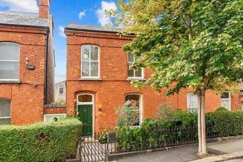 3 bedroom semi-detached house, Castlewood Park, Rathmines, Dublin 6