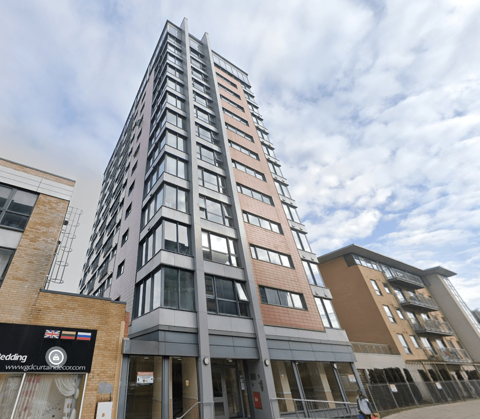 Apartment in Ilford - View 5