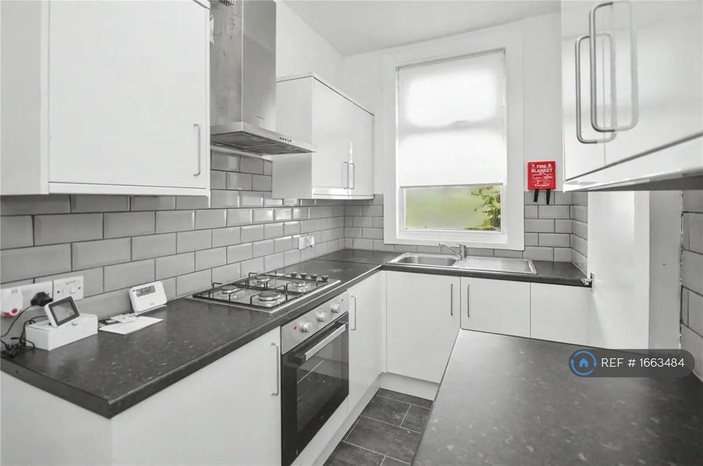 House in Leeds - View 2