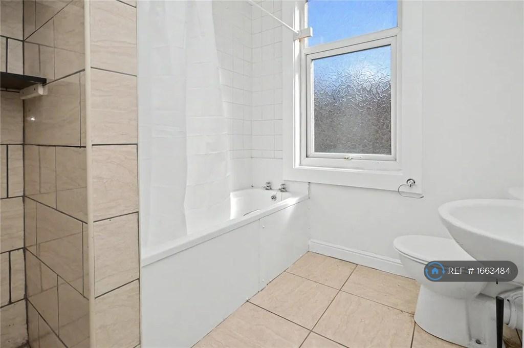 House in Leeds - View 4
