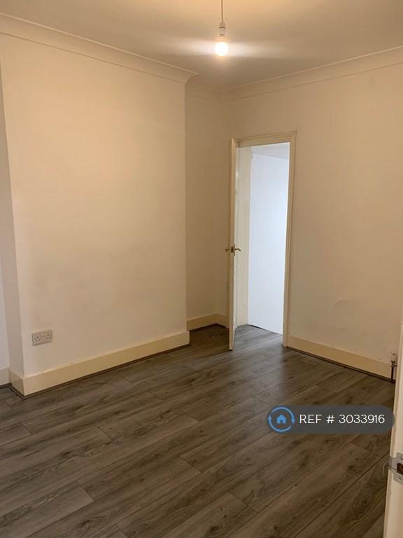 House in London - View 5