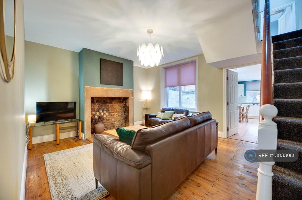 House in Newcastle Upon Tyne - View 2
