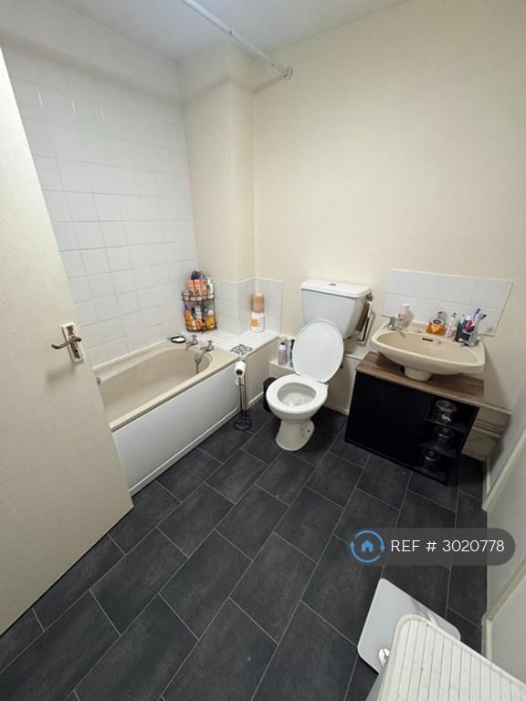 Apartment in Southampton - View 4