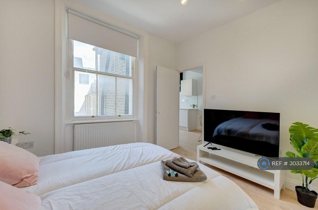 Apartment in London - More