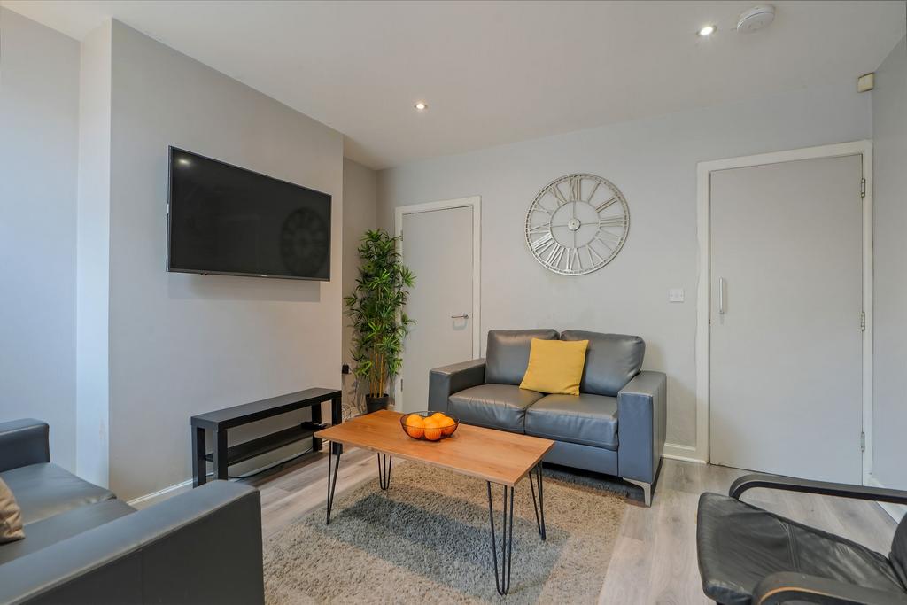 House in Sheffield, Moorfoot, Highfield - View 2