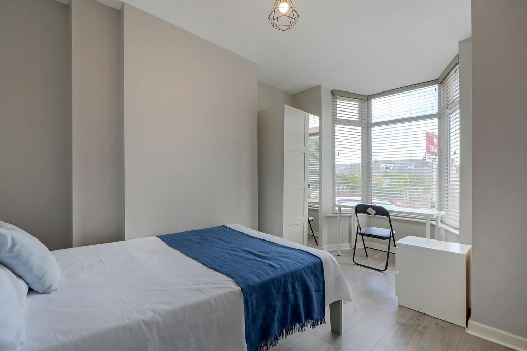 House in Sheffield, Moorfoot, Highfield - View 5