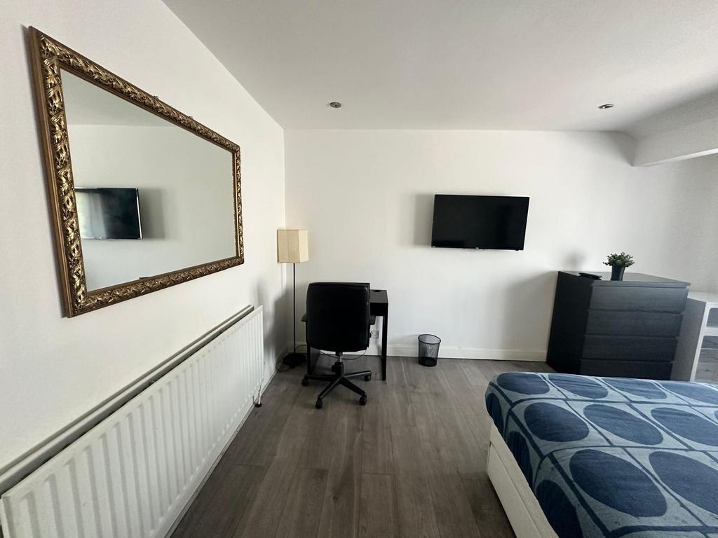 House in Greenford - More