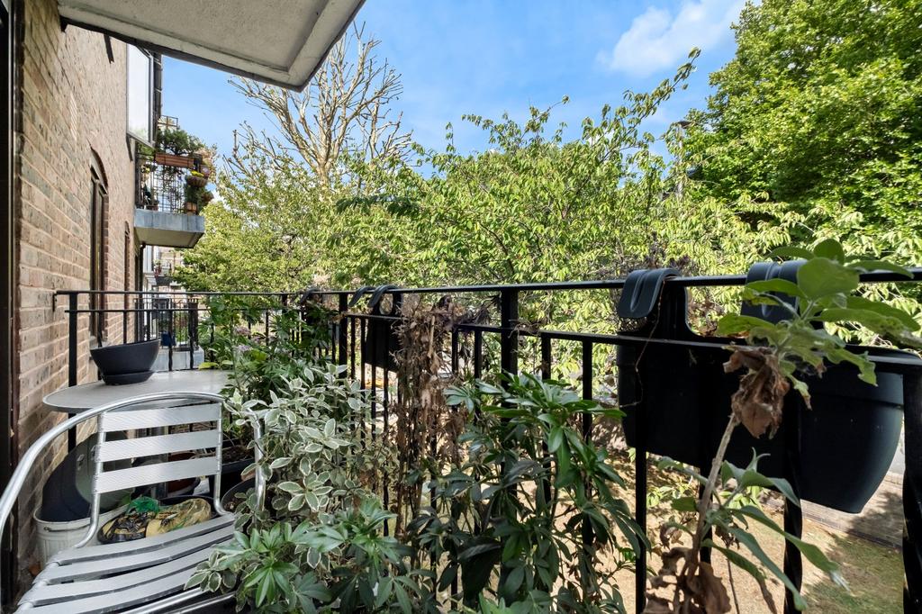 Apartment in London - View 2