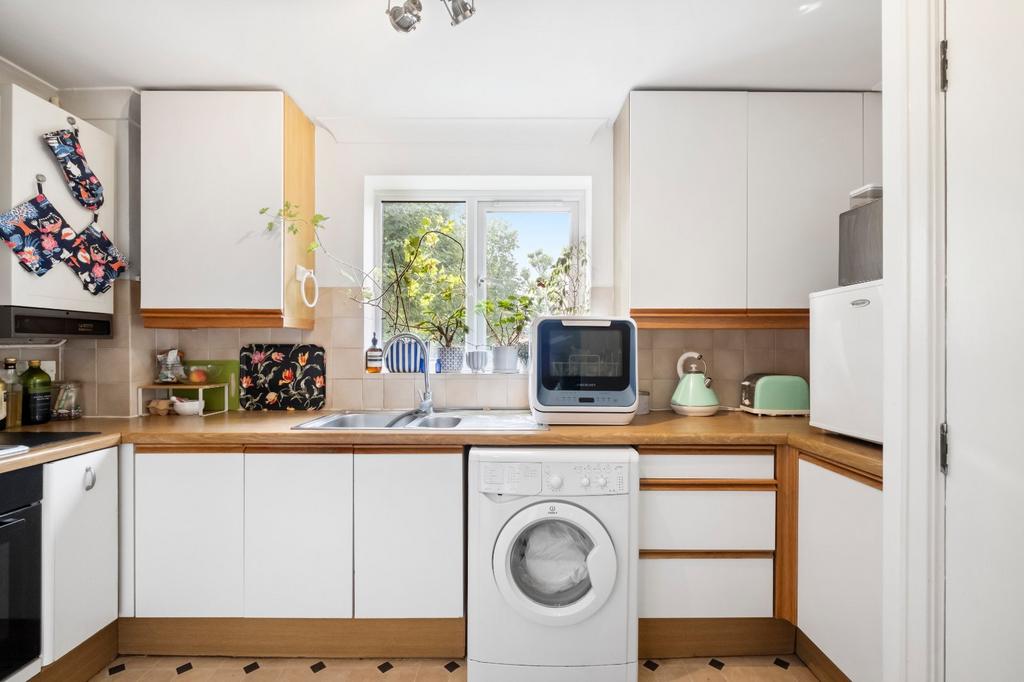 Apartment in London - View 5