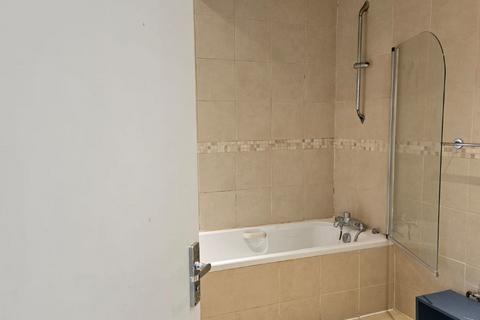 1 bedroom in a house share to rent, Sherwood Road, London