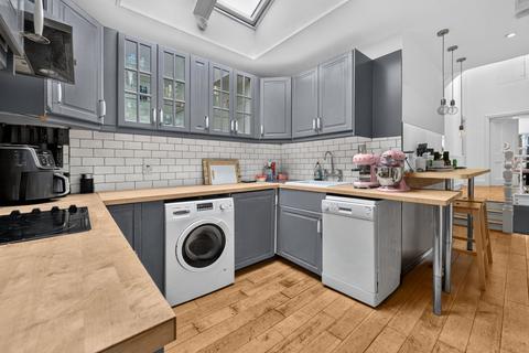 2 bedroom apartment for sale, Bathurst Gardens, London, NW10