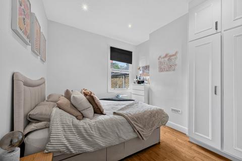 2 bedroom apartment for sale, Bathurst Gardens, London, NW10