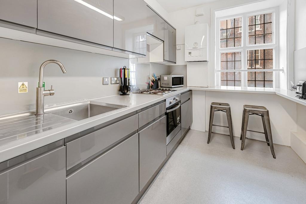 House in London - View 3