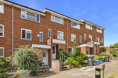 2 bedroom maisonette for sale, Bellfield, Forestdale, Croydon