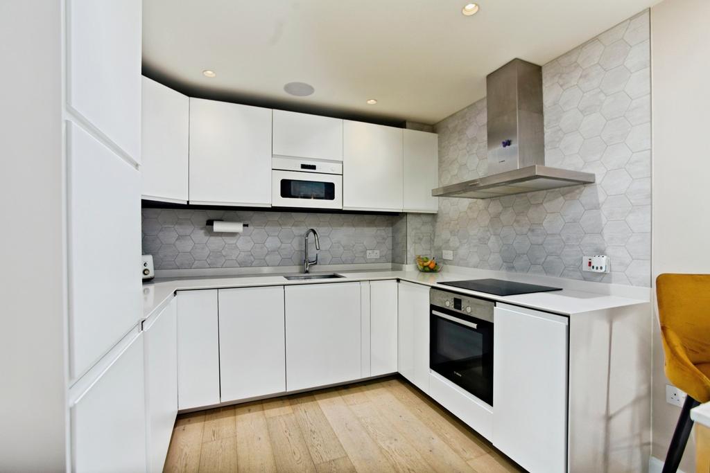 Apartment in Croydon - View 2