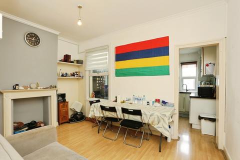 2 bedroom terraced house for sale, Priory Road, Croydon, CR0