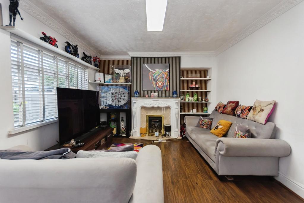 House in West Midlands - View 3