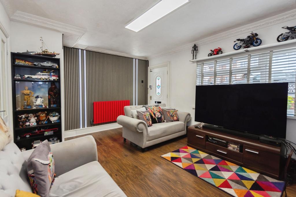 House in West Midlands - View 4