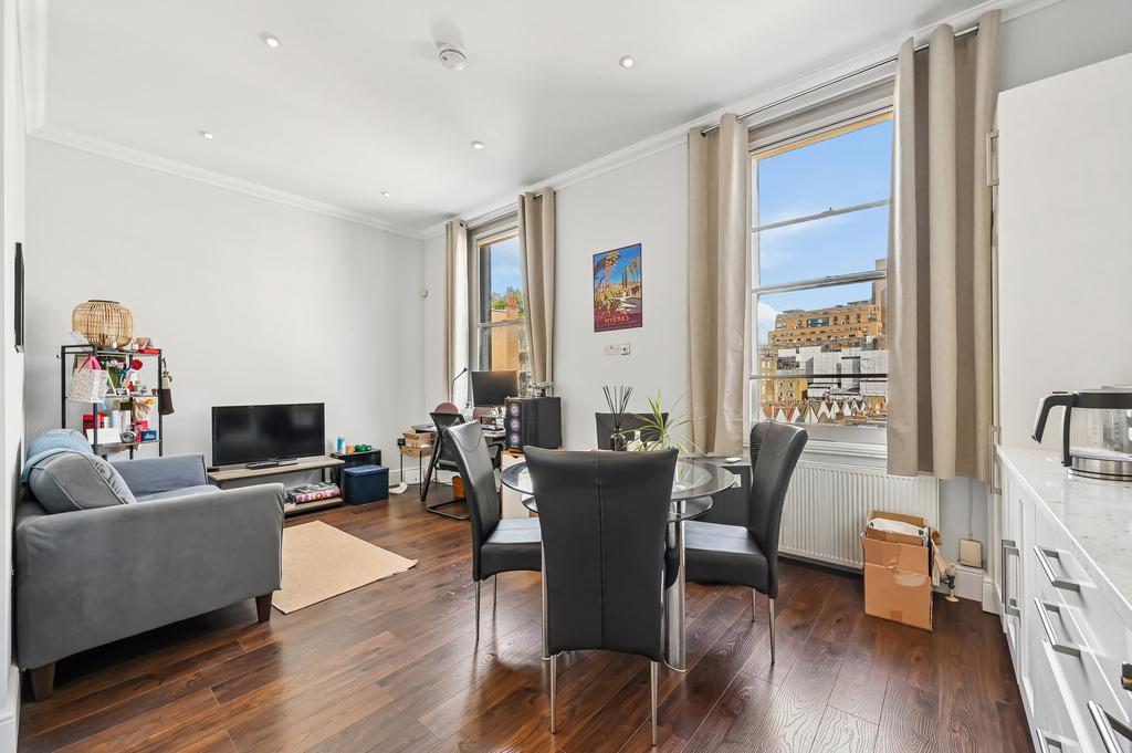 Apartment in London - View 3