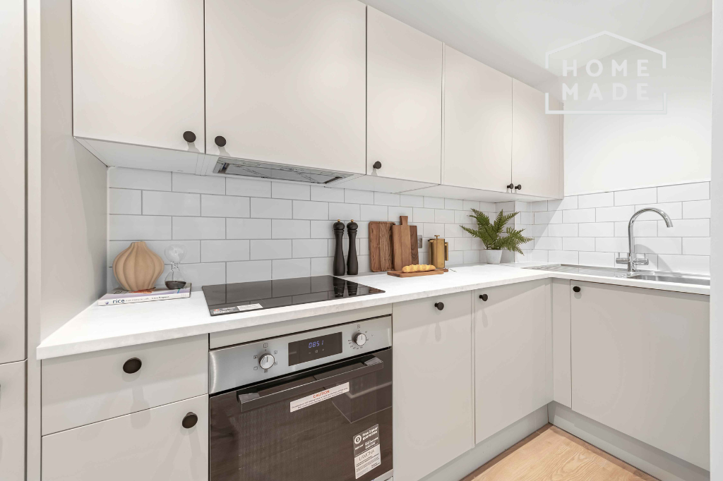Apartment in London, Paddington - View 2