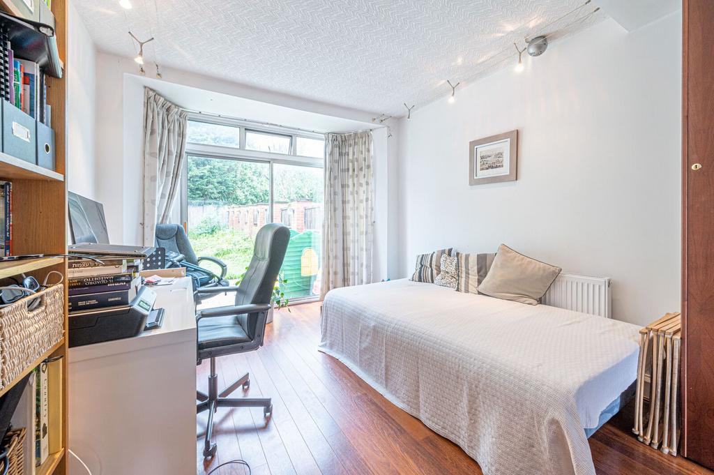 House in London, West Finchley - View 5