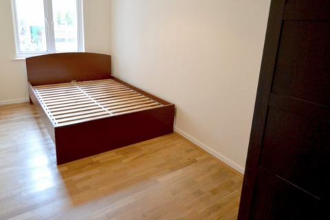 2 bedroom flat for sale, Brighton Road, Purley CR8