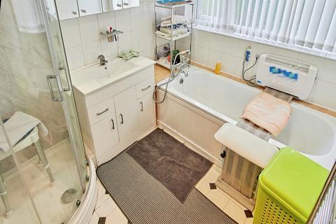 3 bedroom semi-detached house for sale, Lismore Drive, Birmingham