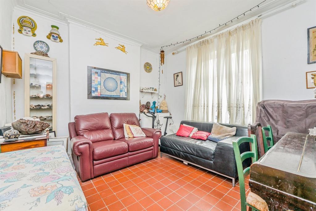 House in Cardiff, Adamsdown - View 2