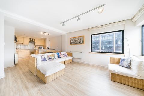2 bedroom flat for sale, Upper Thames Street, London, EC4V