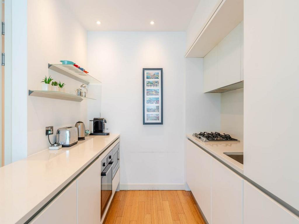 Apartment in Edinburgh - More