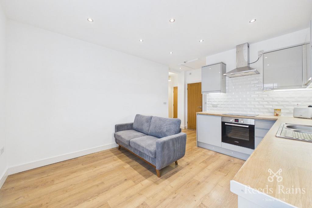 Apartment in Leeds - View 3