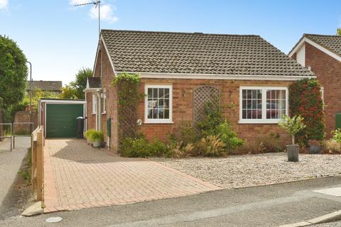 2 bedroom bungalow for sale, Eastfield Drive, Hanslope, Buckinghamshire, MK19