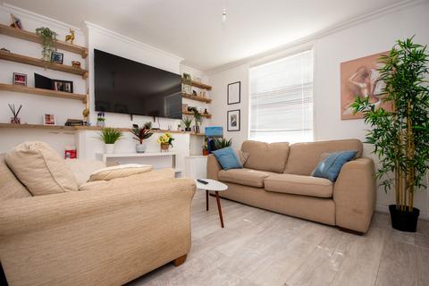 3 bedroom end of terrace house for sale, Sackville Street, Kettering