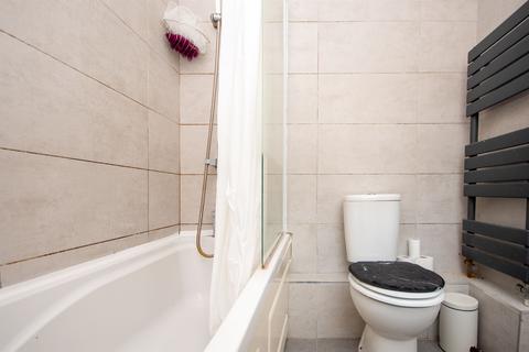 3 bedroom end of terrace house for sale, Sackville Street, Kettering