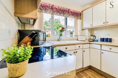 4 bedroom detached house to rent, Waveney Rise, Oadby, LE2