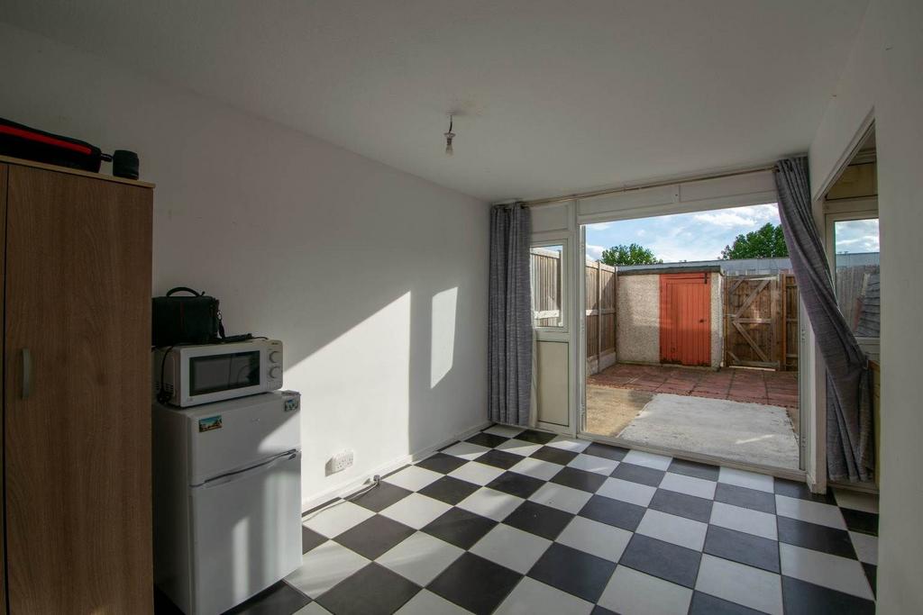 Apartment in Mitcham - View 2