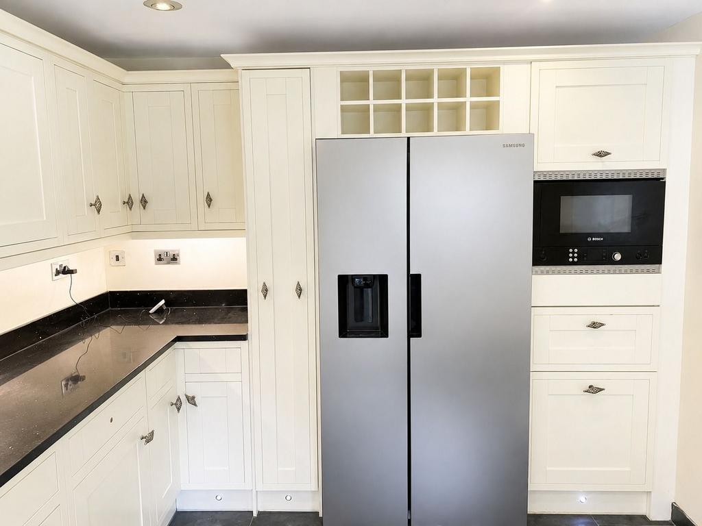 House in South Croydon - View 4