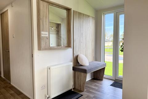 2 bedroom bungalow for sale, Landing Lane, Howden HU15