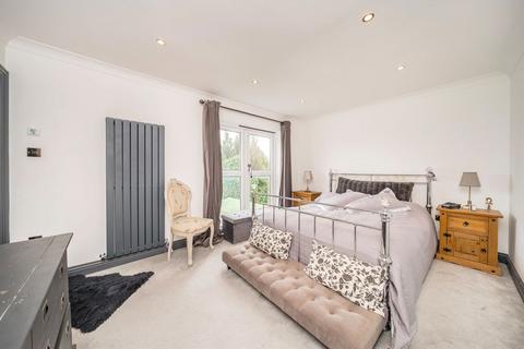 3 bedroom house for sale, Chertsey Road, Twickenham TW2