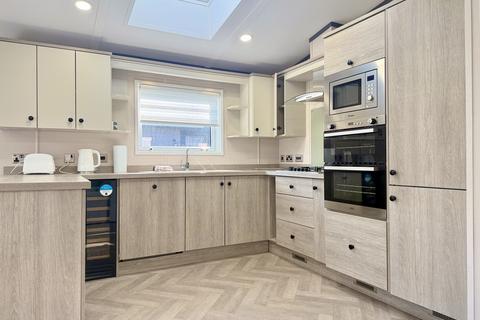 2 bedroom bungalow for sale, Melbourne Road, York YO42