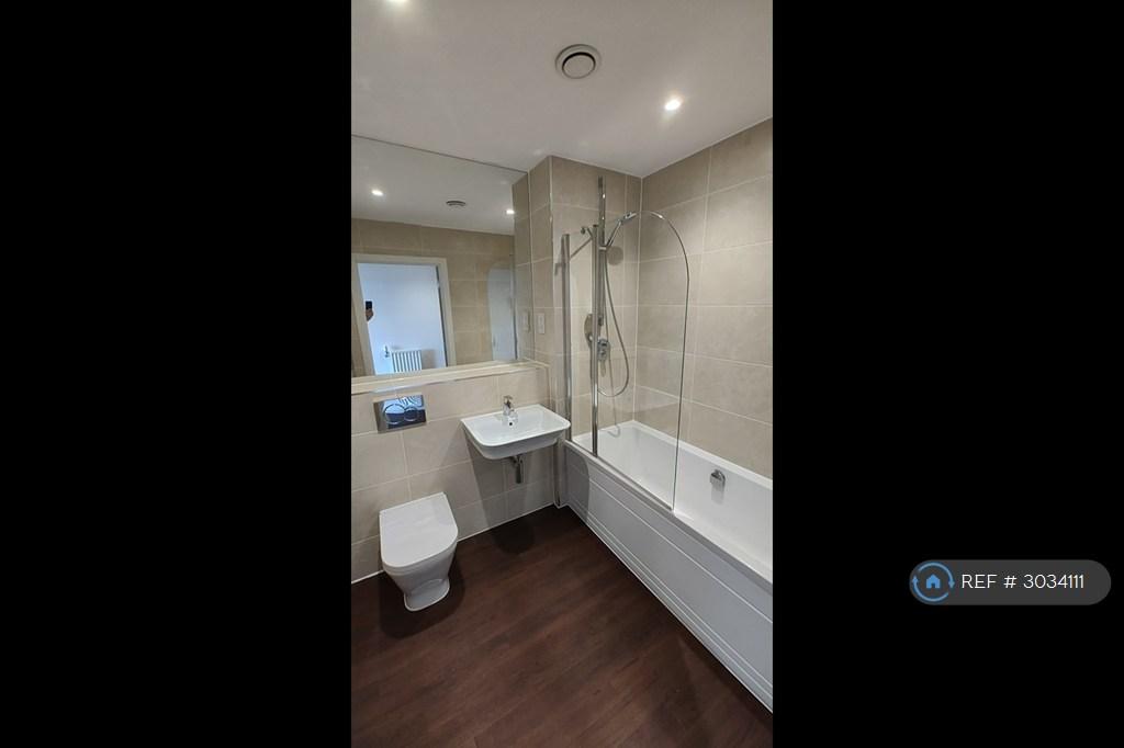 Apartment in Isleworth - View 4