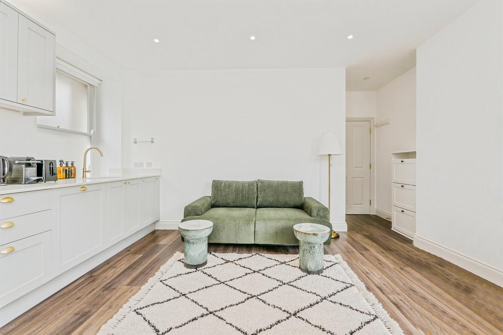 Apartment in Cardiff - View 5