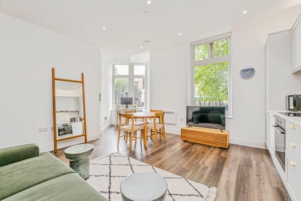 Apartment in Cardiff - More