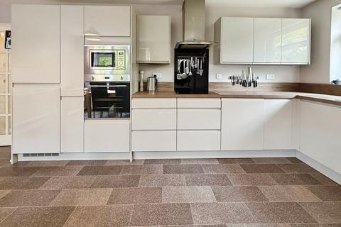 undefined, Nab Wood Grove, Nab Wood, Shipley, BD18