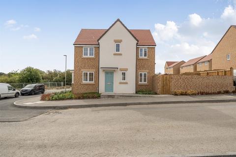 3 bedroom detached house to rent, Sylvester Crescent, S81