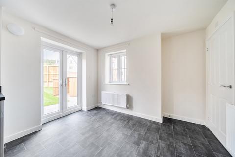 3 bedroom detached house to rent, Sylvester Crescent, S81